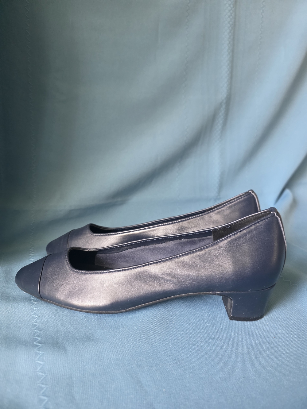 Vaneli MEZZO Navy Leather Low‑Heel Pumps Classic  Size 10N